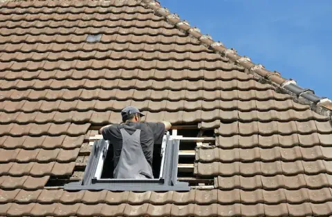 Pose de velux - Moulins-le-Carbonnel